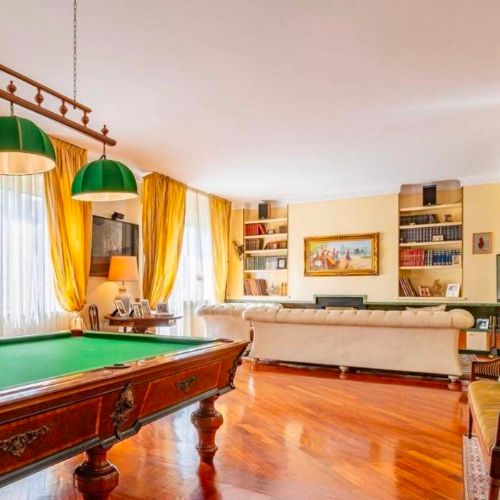 LUXURY APARTMENT WITH TERRACE – PRIME LOCATION IN MILAN REPUBBLICA